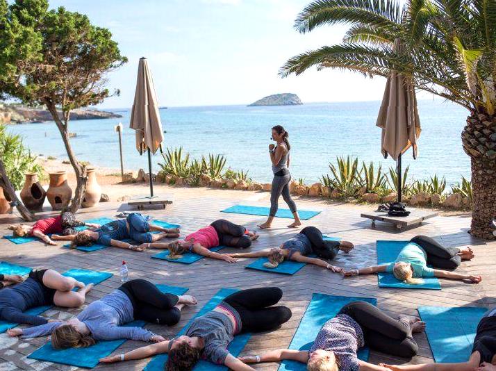 Find Tranquility in Beachside Yoga Lessons